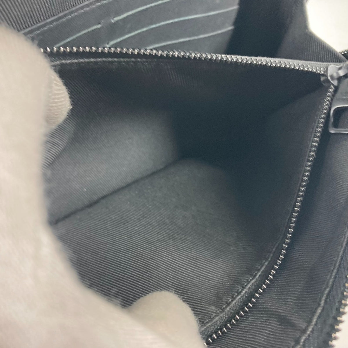 Louis Vuitton Black Leather Clutch Bag Pouch (Pre-Owned)