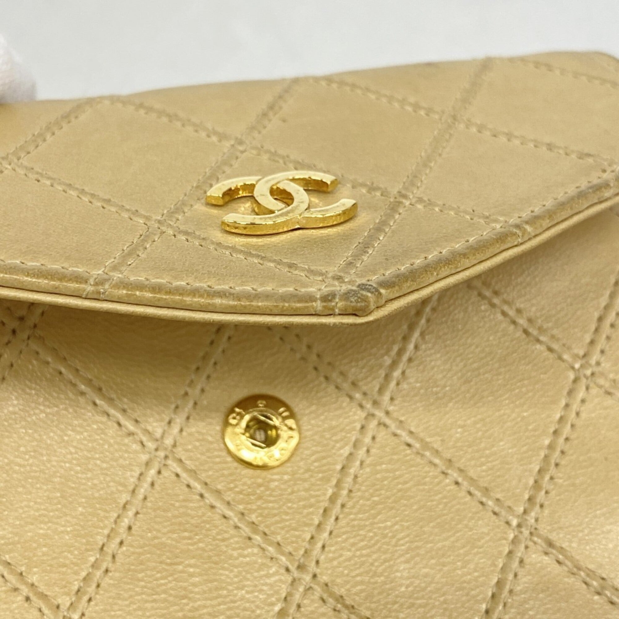 Chanel Beige Leather Wallet (Bi-Fold) (Pre-Owned)