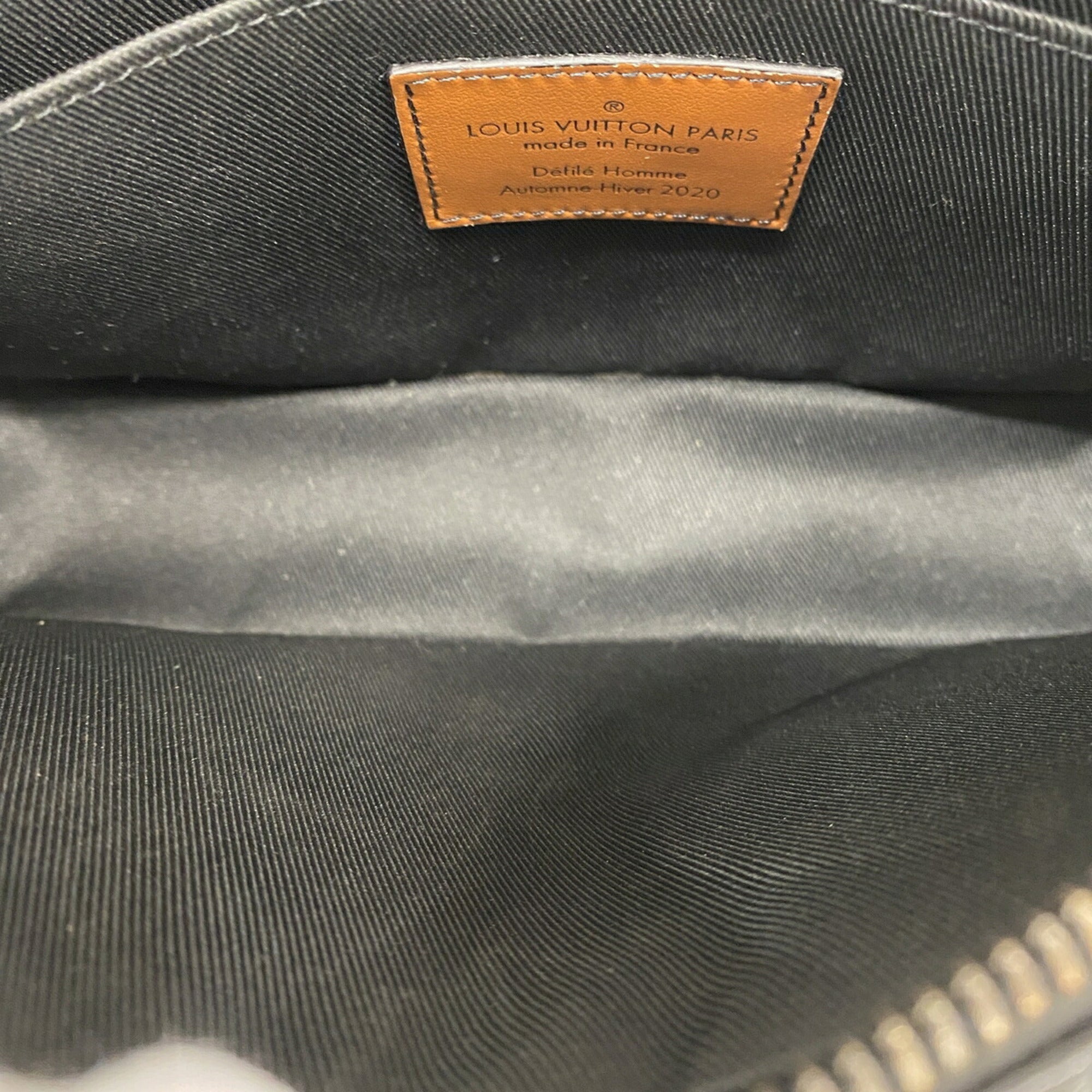 Louis Vuitton Black Shoulder Bag (Pre-Owned)
