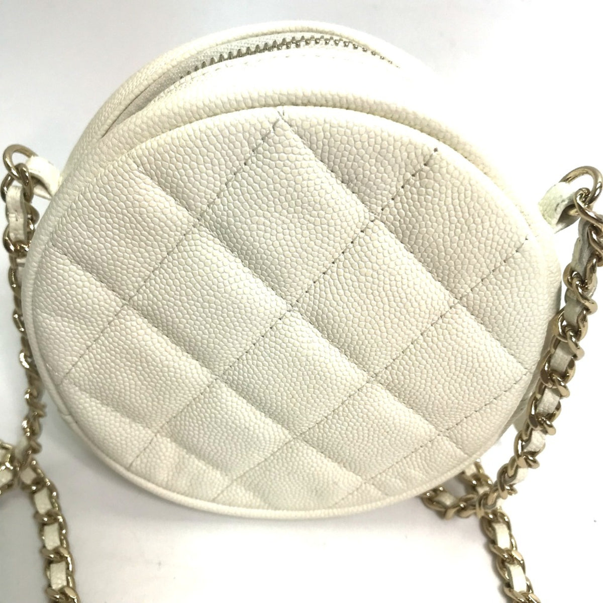 Chanel White Leather Shoulder Bag (Pre-Owned)