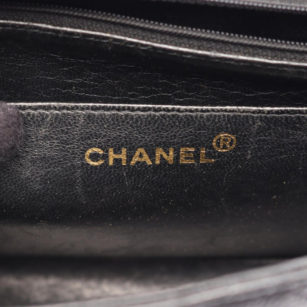 Chanel Black Grained Calfskin Handbag Shoulder Bag (Pre-Owned)