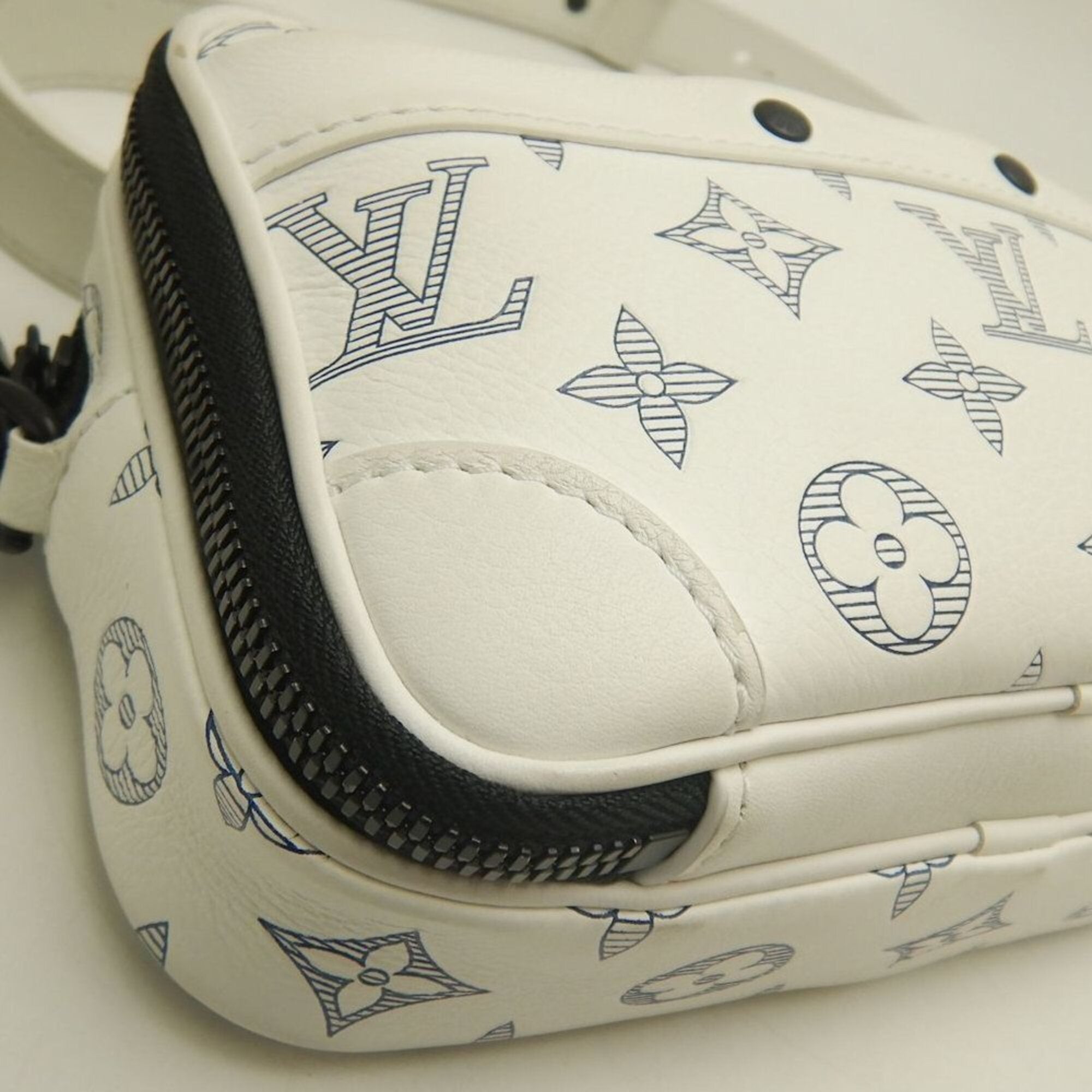 Louis Vuitton Monogram Shadow Blanc Leather Shoulder Bag (Pre-Owned)