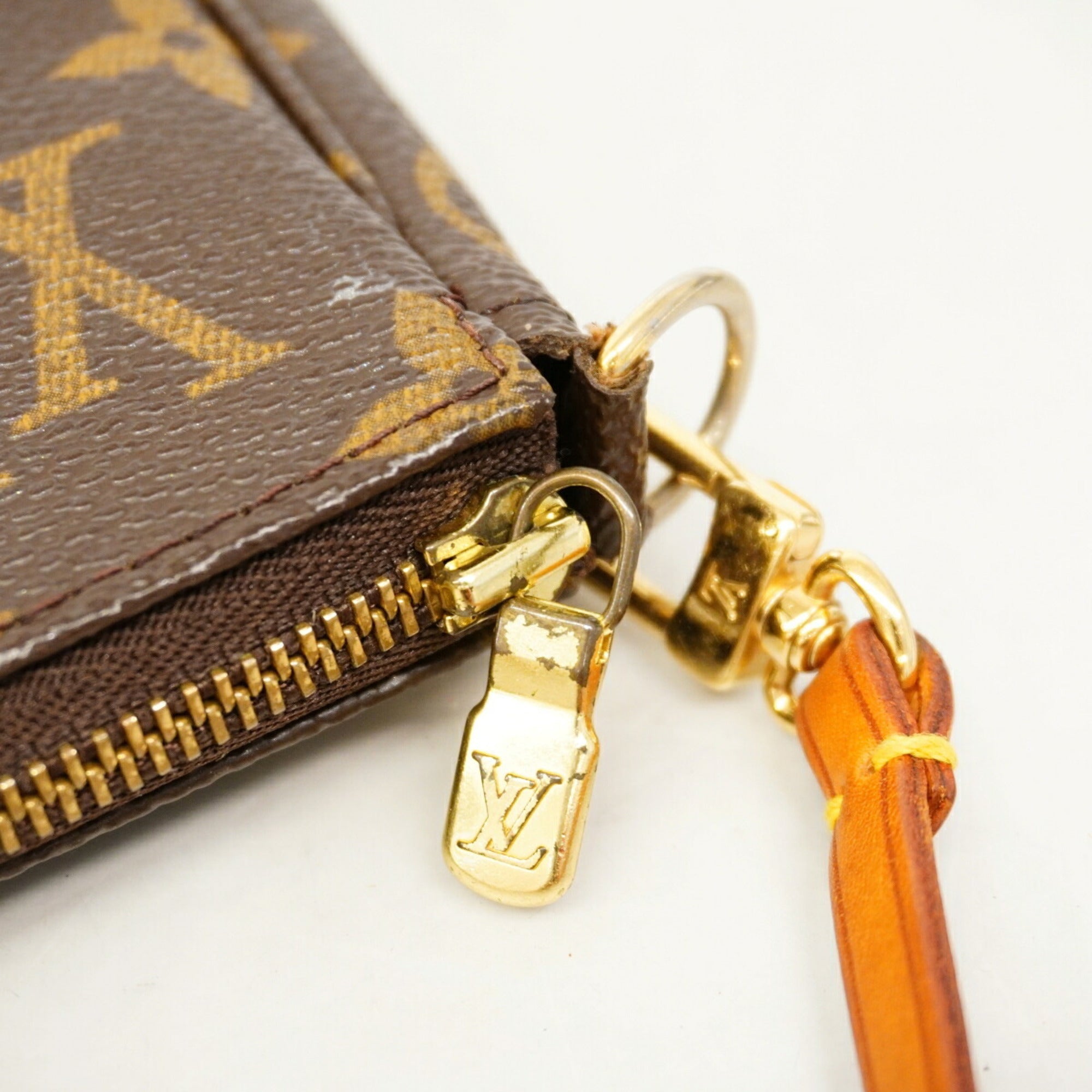 Louis Vuitton Brown Pouch (Pre-Owned)