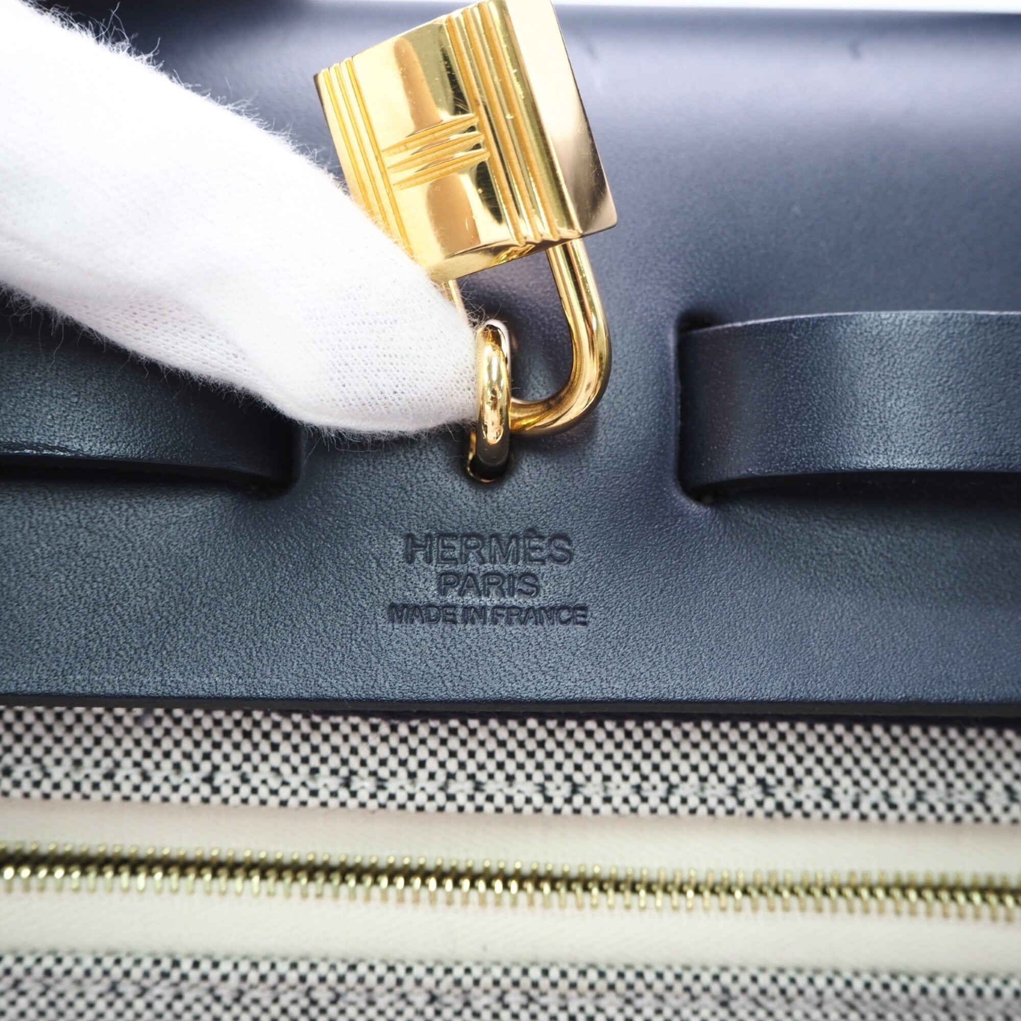 Hermes Ivory Navy Vache Leather Leather Handbag (Pre-Owned)