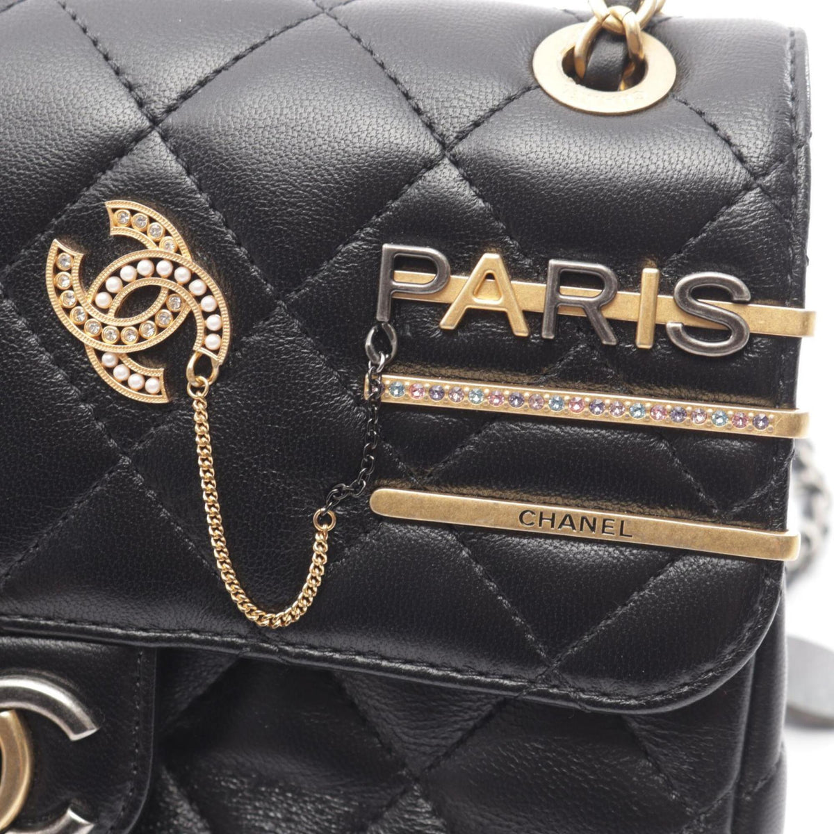 Chanel Black Leather Handbag Shoulder Bag (Pre-Owned)