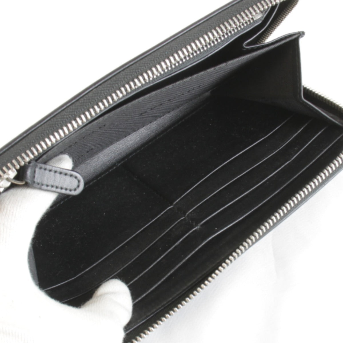 Bvlgari Black Leather Long Wallet (Bi-Fold) (Pre-Owned)