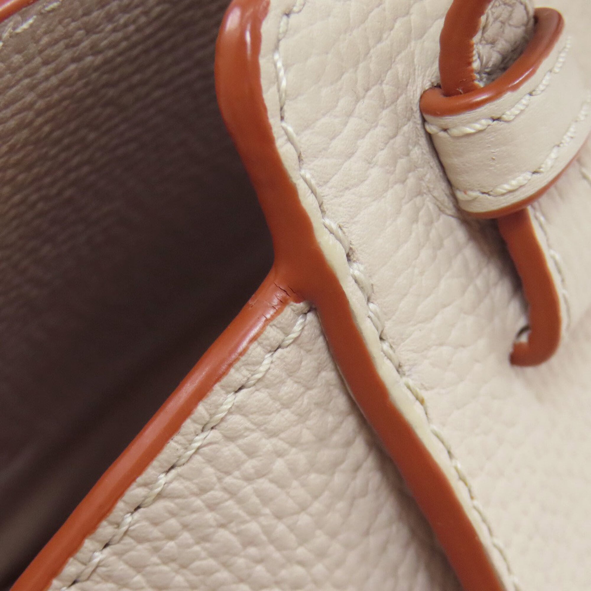 Loewe Beige Leather Handbag (Pre-Owned)