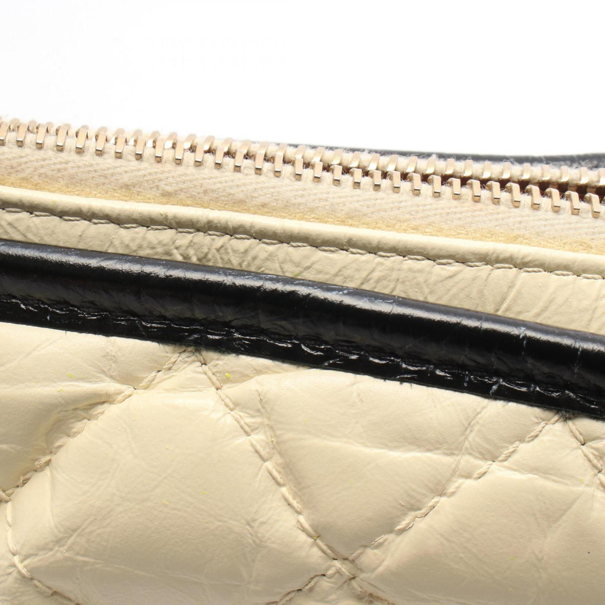 Chanel Black White Leather Handbag Shoulder Bag (Pre-Owned)