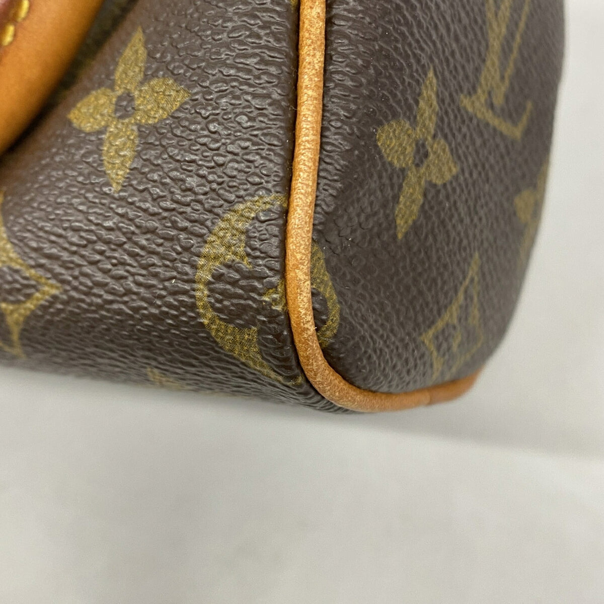 Louis Vuitton Brown Handbag (Pre-Owned)