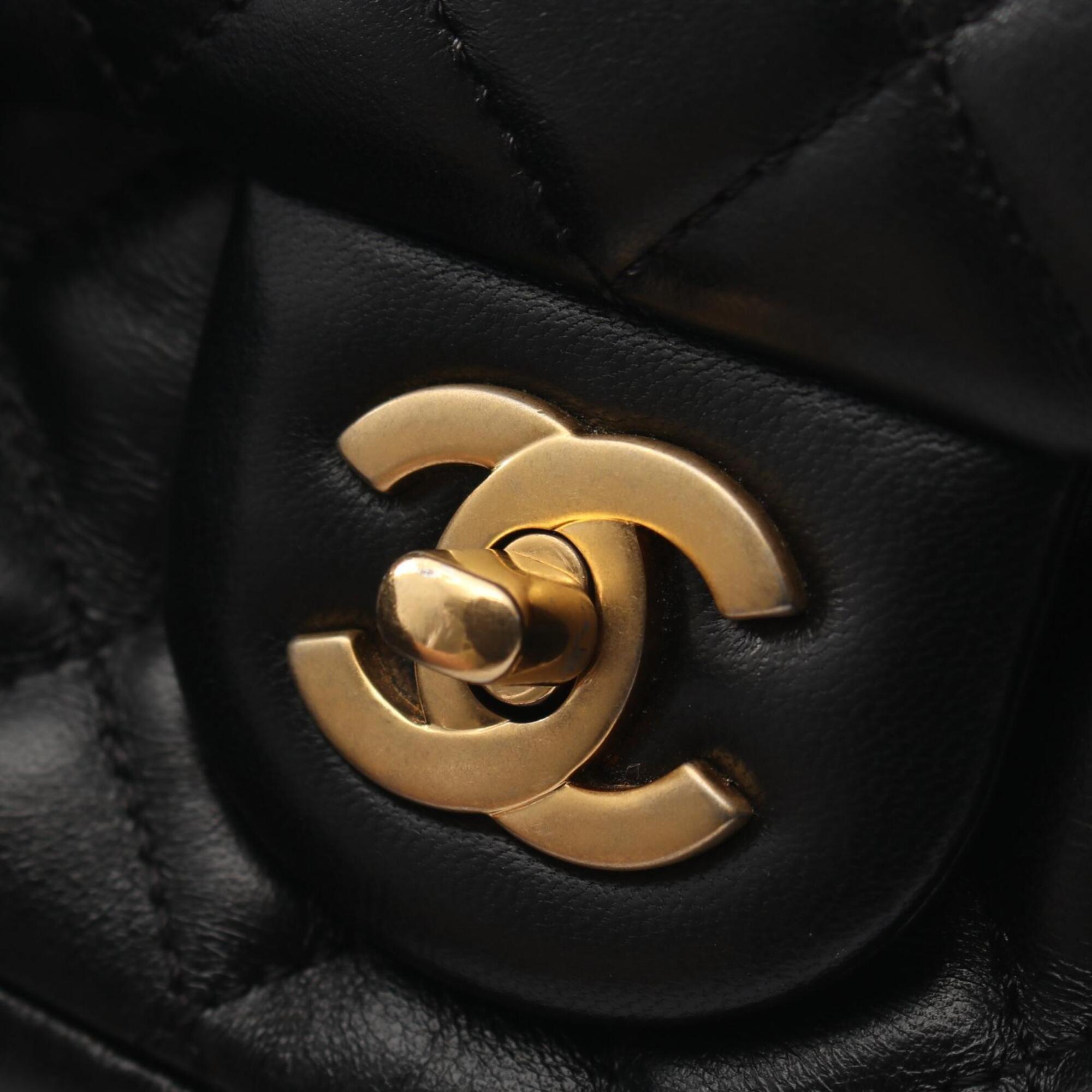 Chanel Black Leather Handbag Shoulder Bag (Pre-Owned)