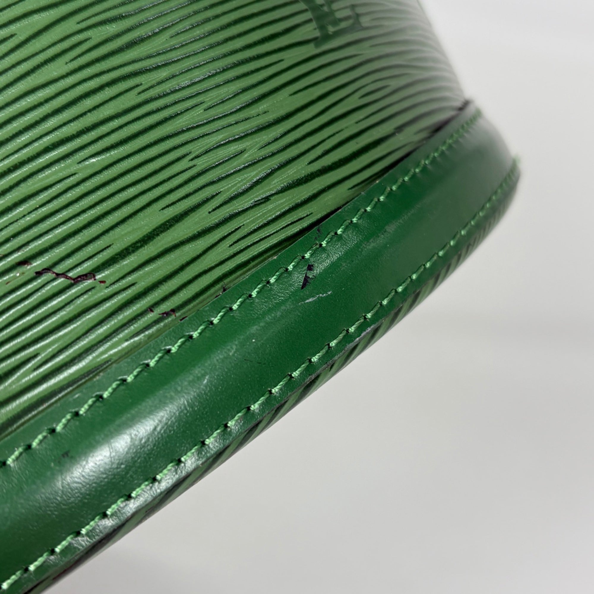 Louis Vuitton Borneo Green Epi Leather Shoulder Bag (Pre-Owned)