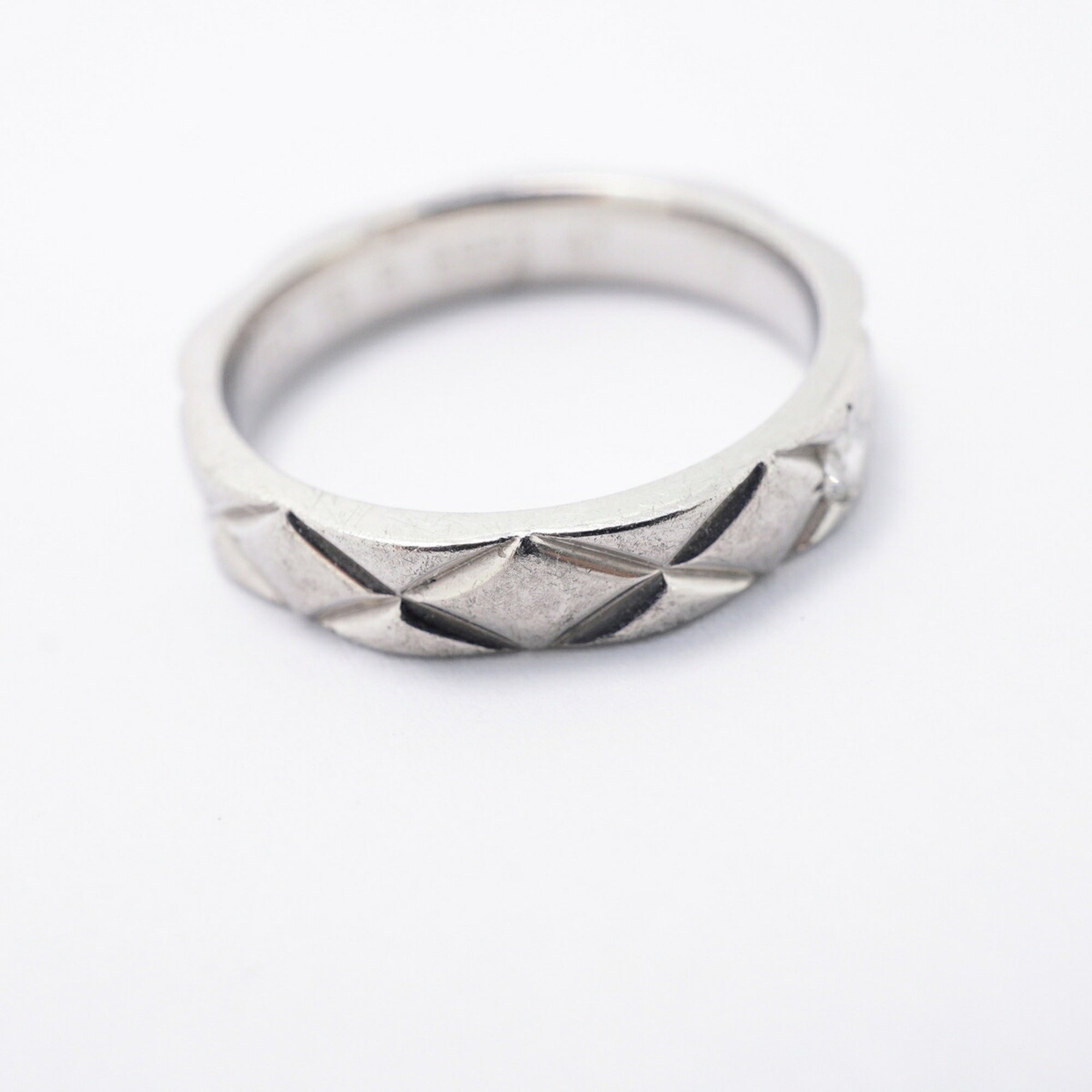Chanel Platinum 950 Band Ring (Pre-Owned)