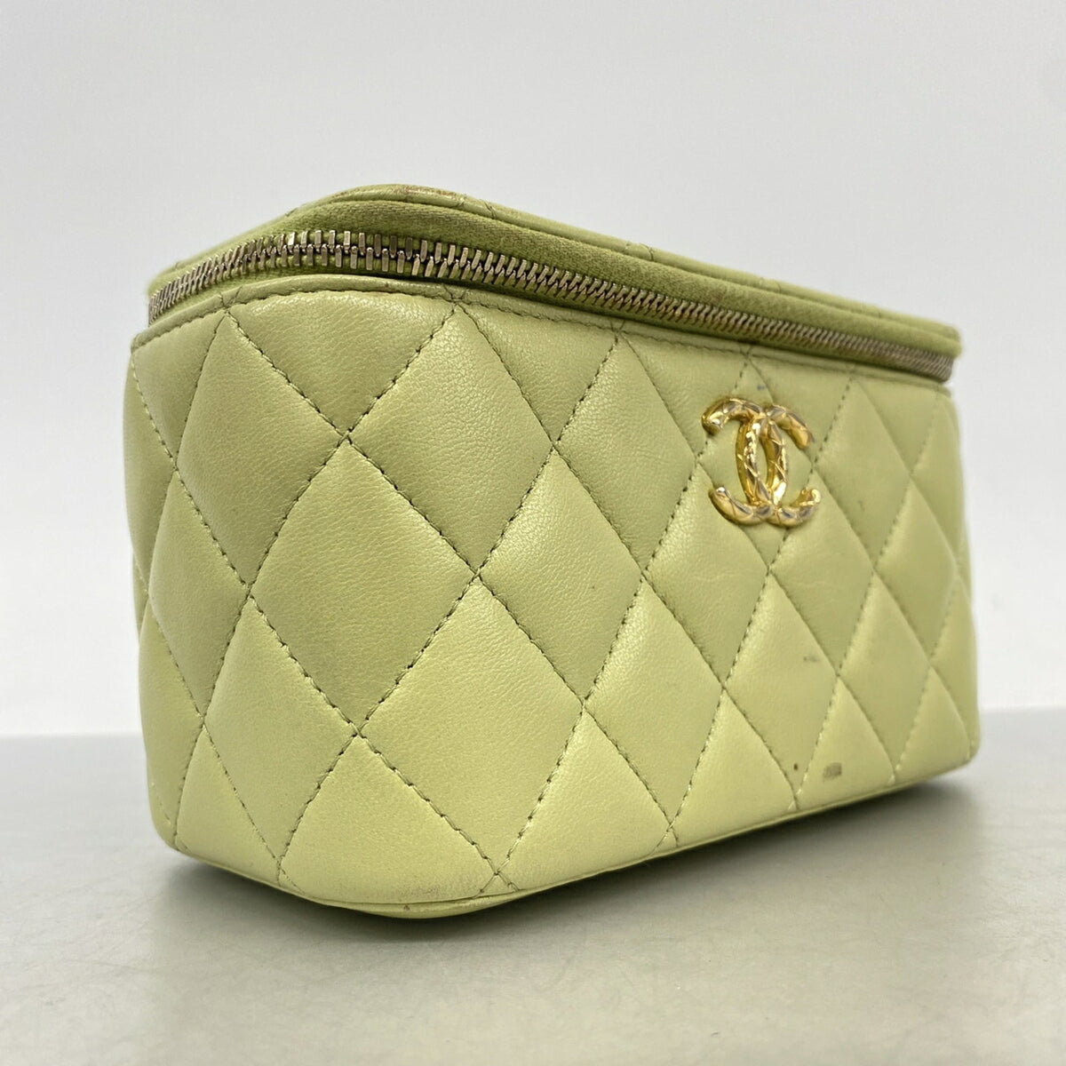Chanel Lime Green Leather Shoulder Bag (Pre-Owned)