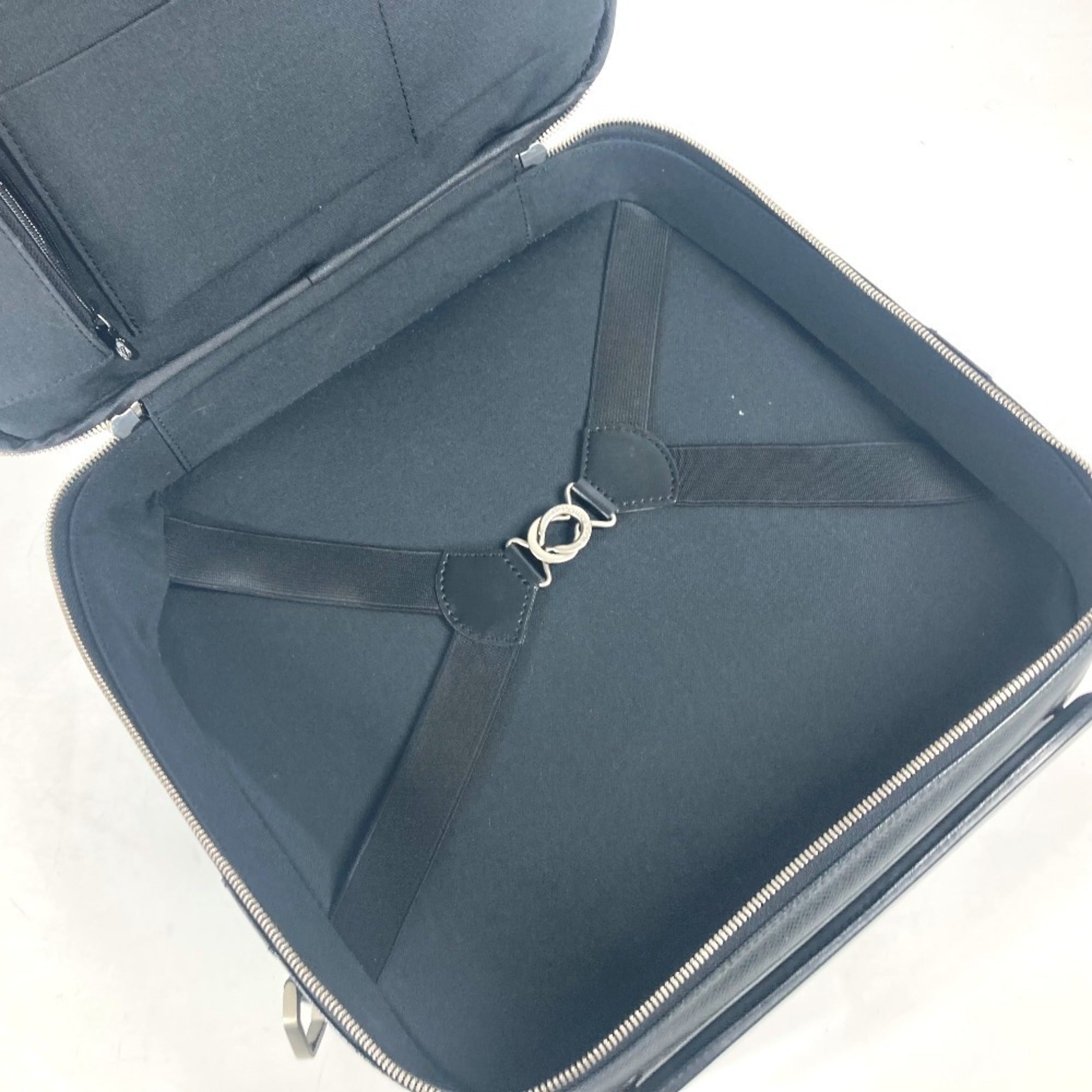 Louis Vuitton Ardoise Black Taiga Leather Handbag Shoulder Bag (Pre-Owned)