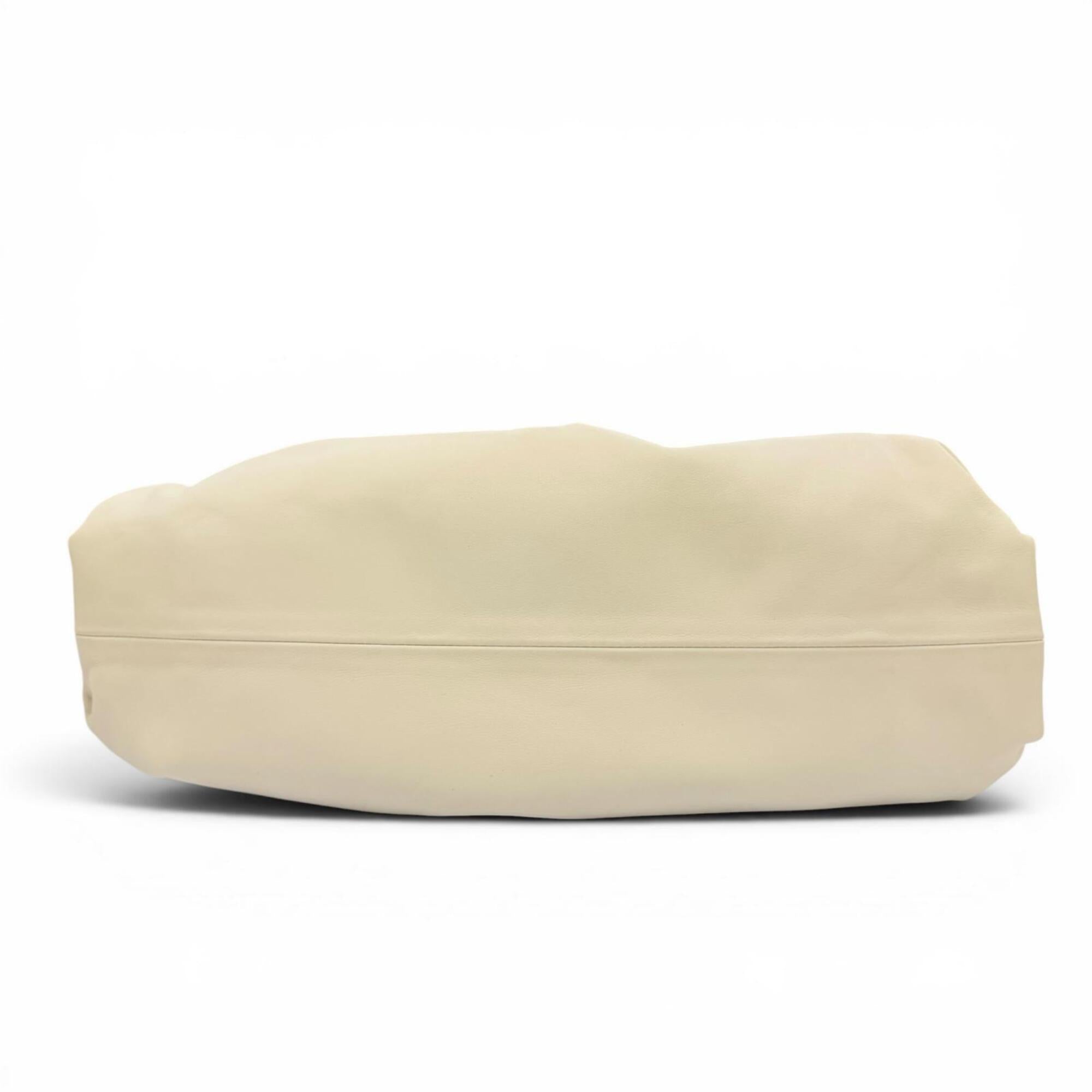 Bottega Veneta Ivory Leather Clutch Bag Pouch (Pre-Owned)