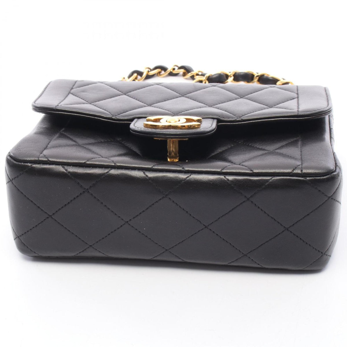 Chanel Matelasse Black Leather Handbag (Pre-Owned)