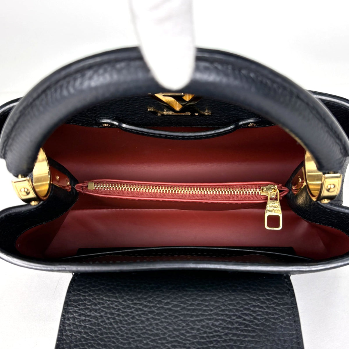 Louis Vuitton Black Leather Handbag Shoulder Bag (Pre-Owned)