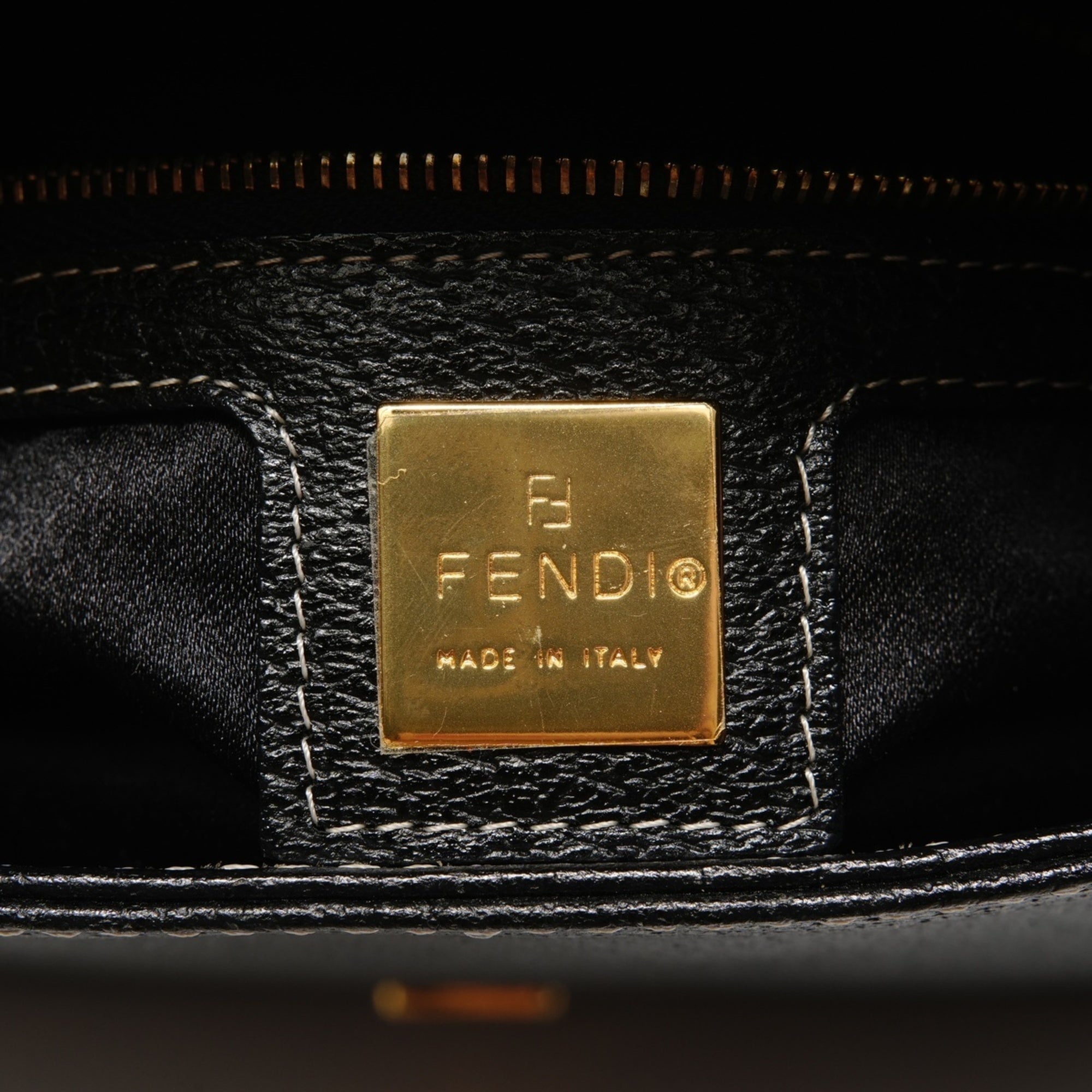Fendi Black Leather Shoulder Bag (Pre-Owned)