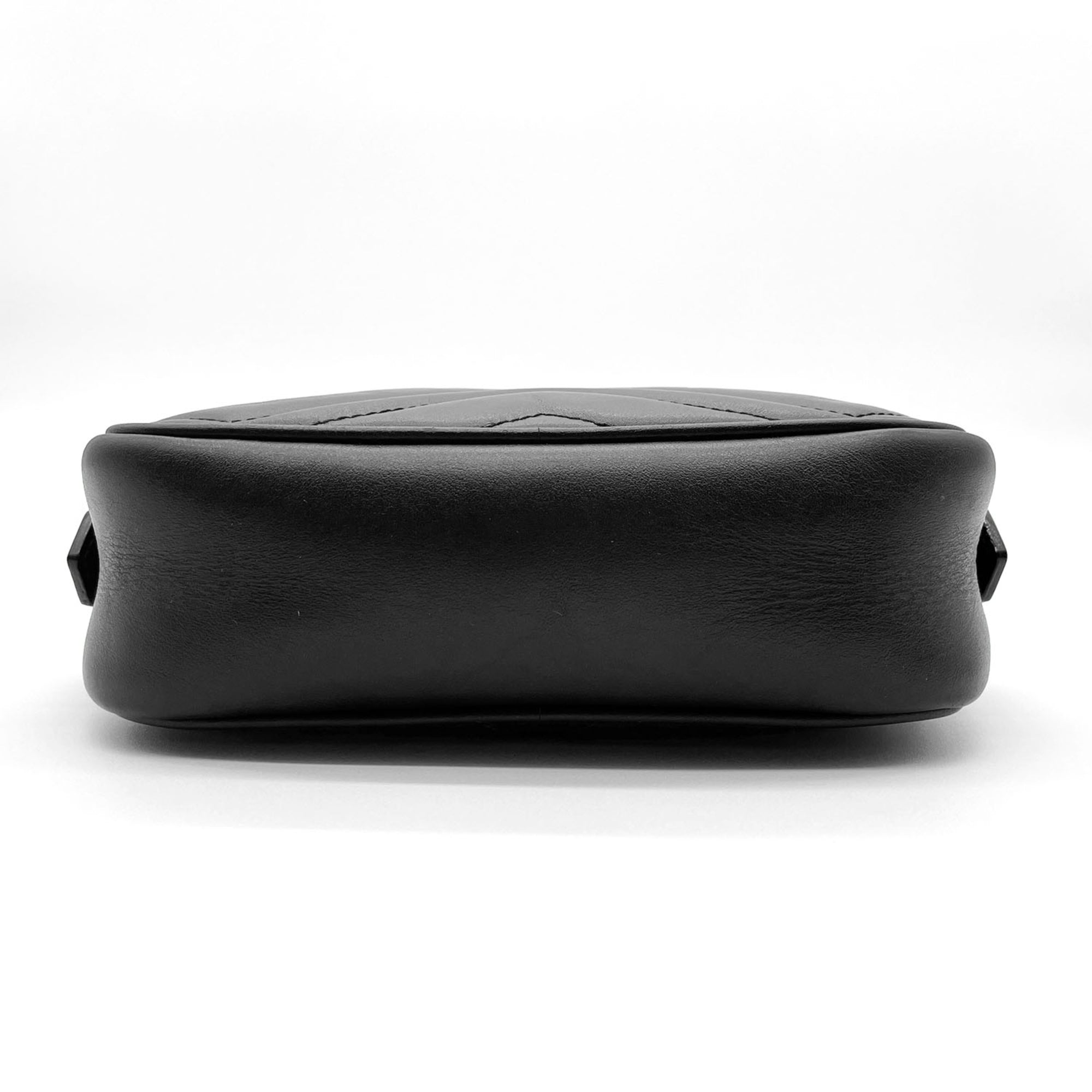 Gucci Black Metal Leather Shoulder Bag (Pre-Owned)