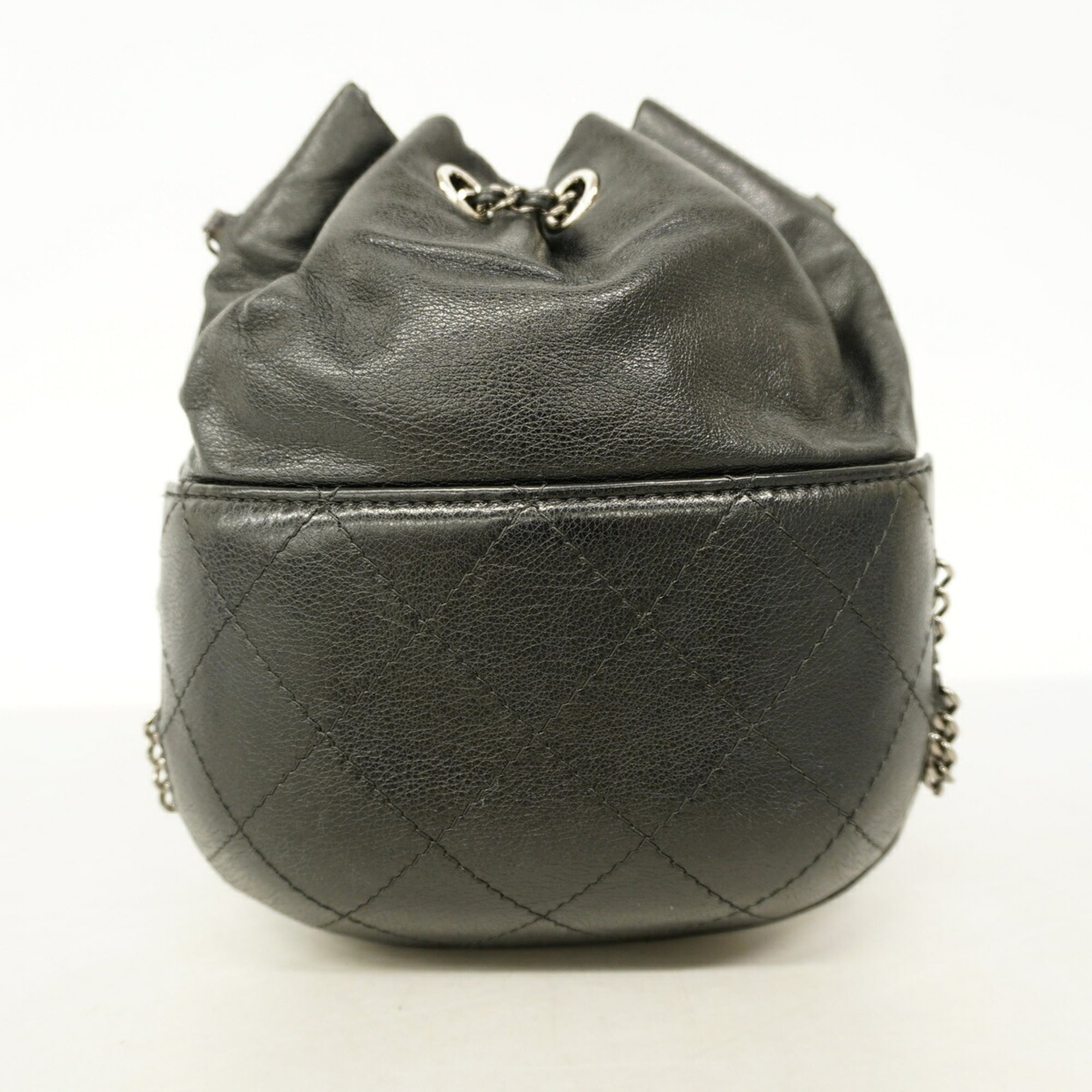 Chanel Black Leather Shoulder Bag (Pre-Owned)