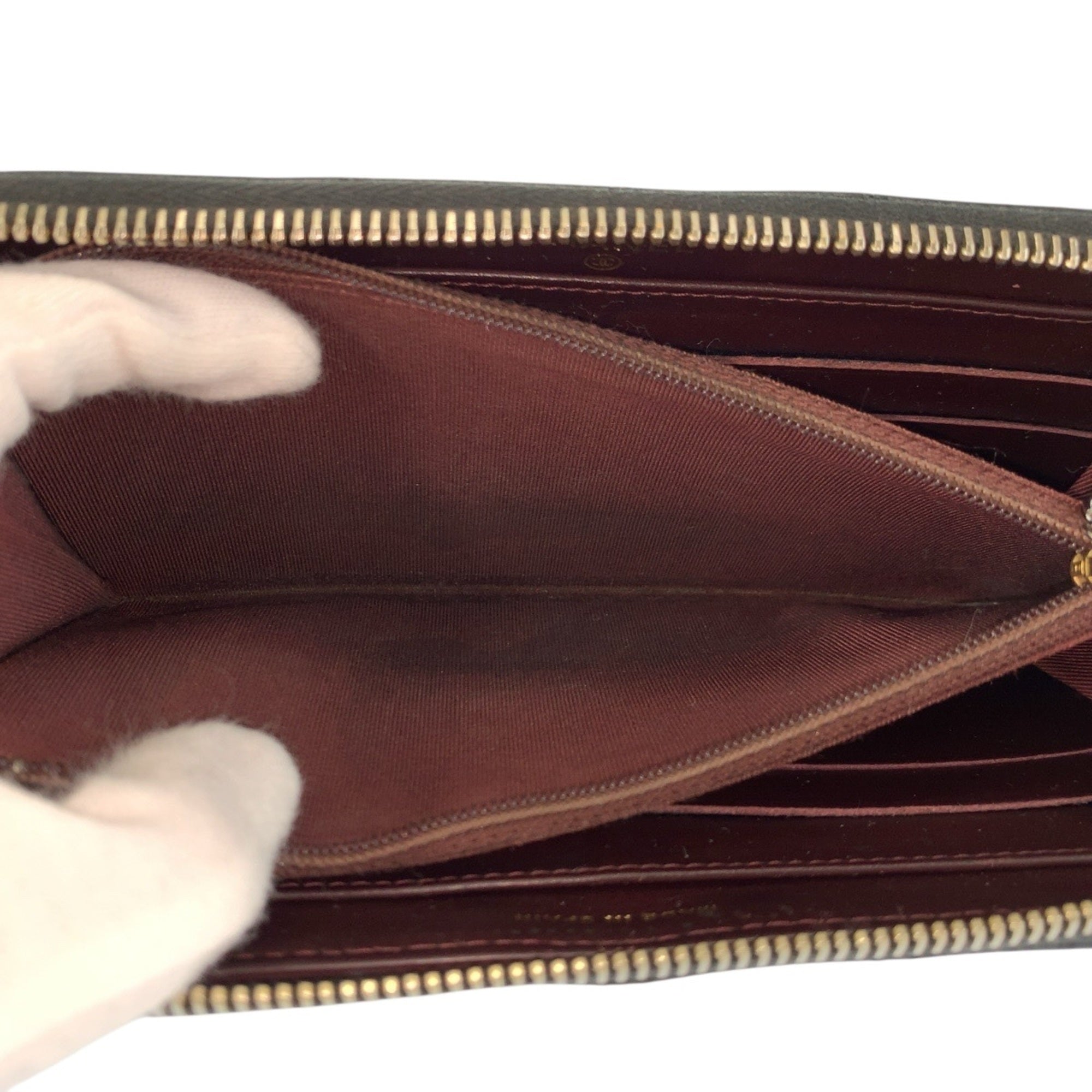 Chanel Black Leather Long Wallet (Bi-Fold) (Pre-Owned)