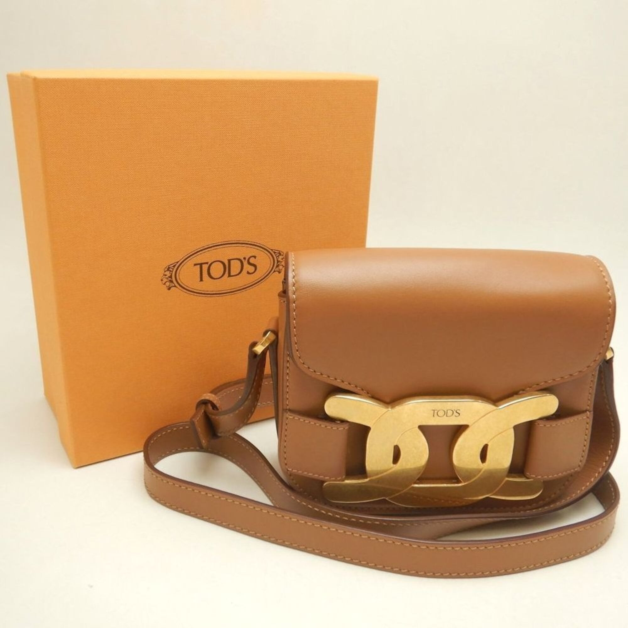Tod's Brown Leather Shoulder Bag (Pre-Owned)