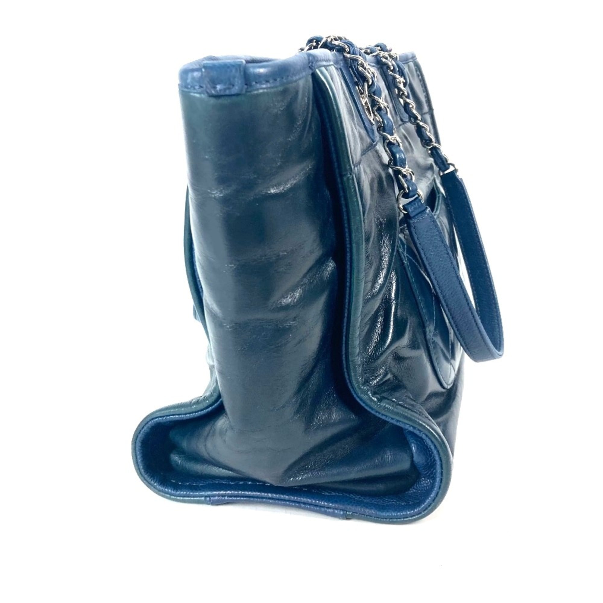 Chanel Navy Leather Shoulder Bag (Pre-Owned)