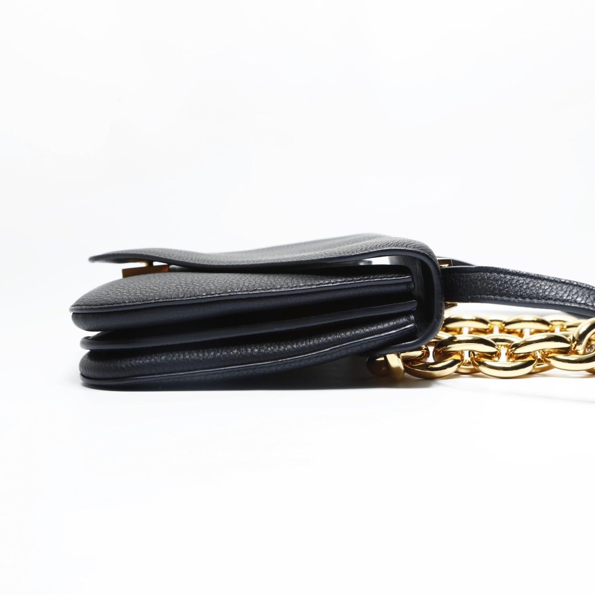 Bottega Veneta Black Leather Shoulder Bag (Pre-Owned)