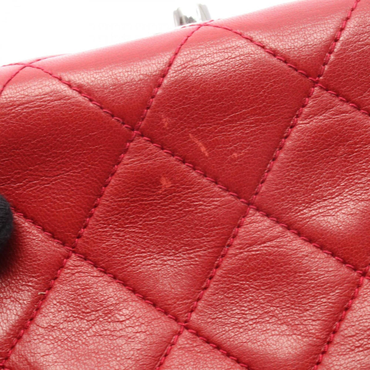 Chanel Red Color Leather Handbag (Pre-Owned)