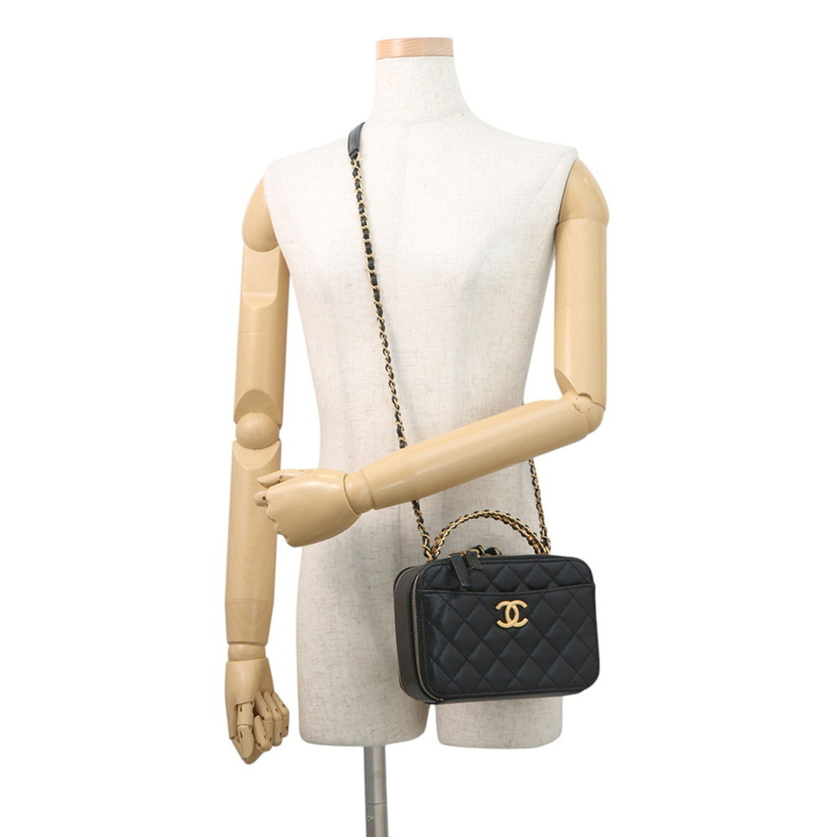 Chanel Matelasse Black Grained Calfskin Handbag Shoulder Bag (Pre-Owned)