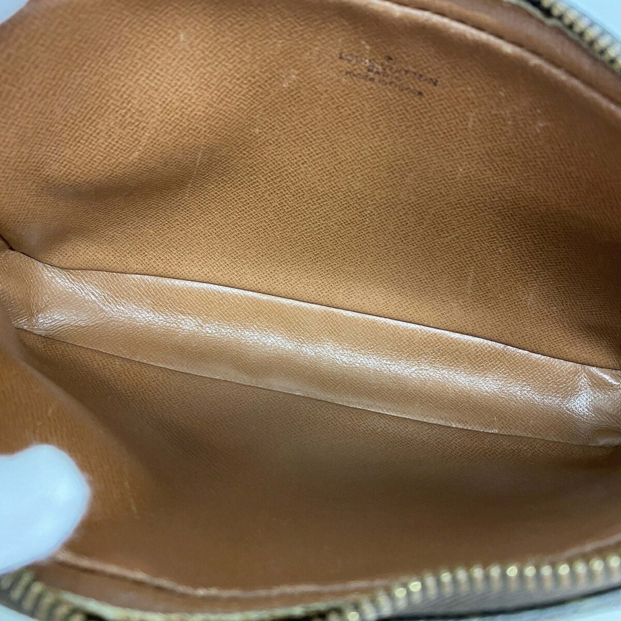 Louis Vuitton Brown Clutch Bag (Pre-Owned)