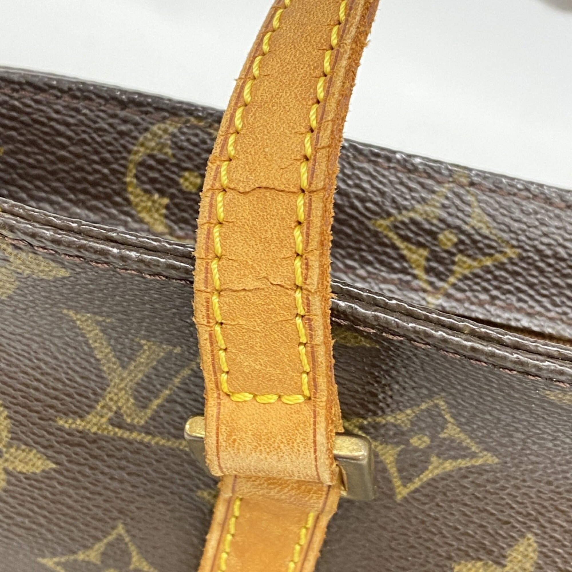 Louis Vuitton Brown Handbag (Pre-Owned)