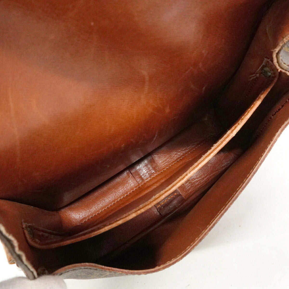 Louis Vuitton Brown Shoulder Bag (Pre-Owned)