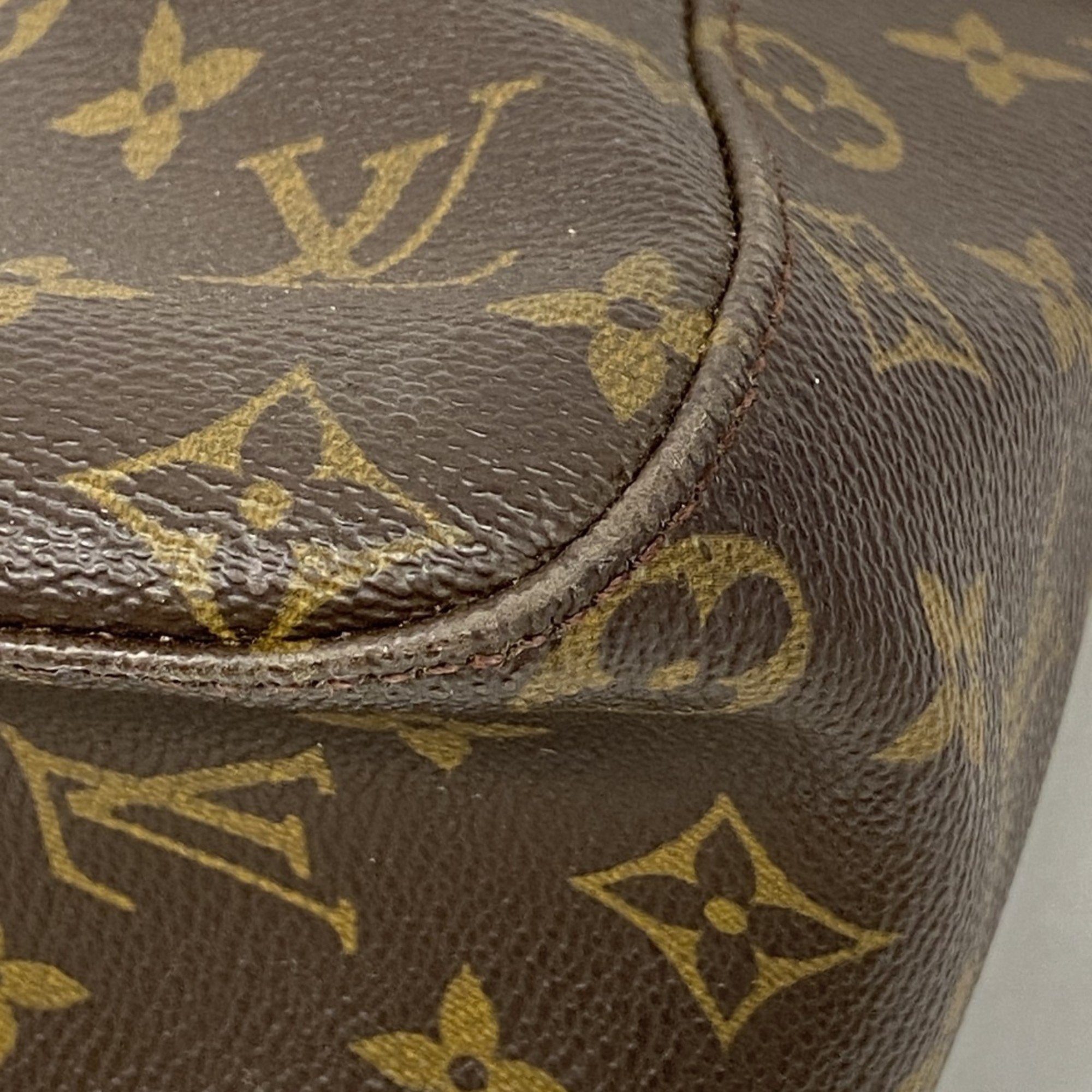 Louis Vuitton Brown Shoulder Bag (Pre-Owned)