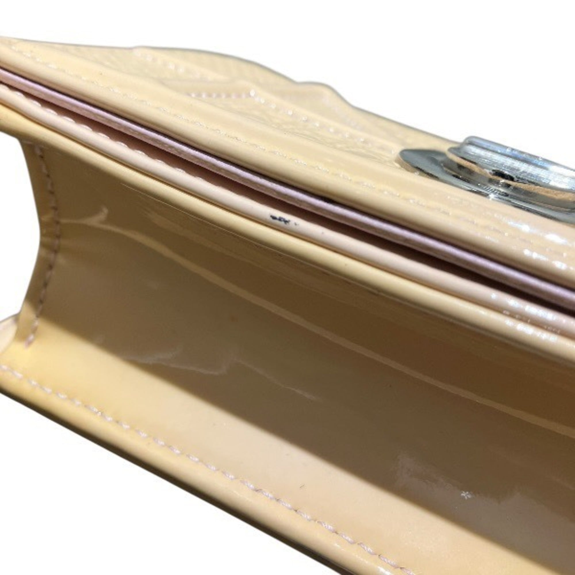 Christian Dior Beige Patent Leather Handbag Shoulder Bag (Pre-Owned)