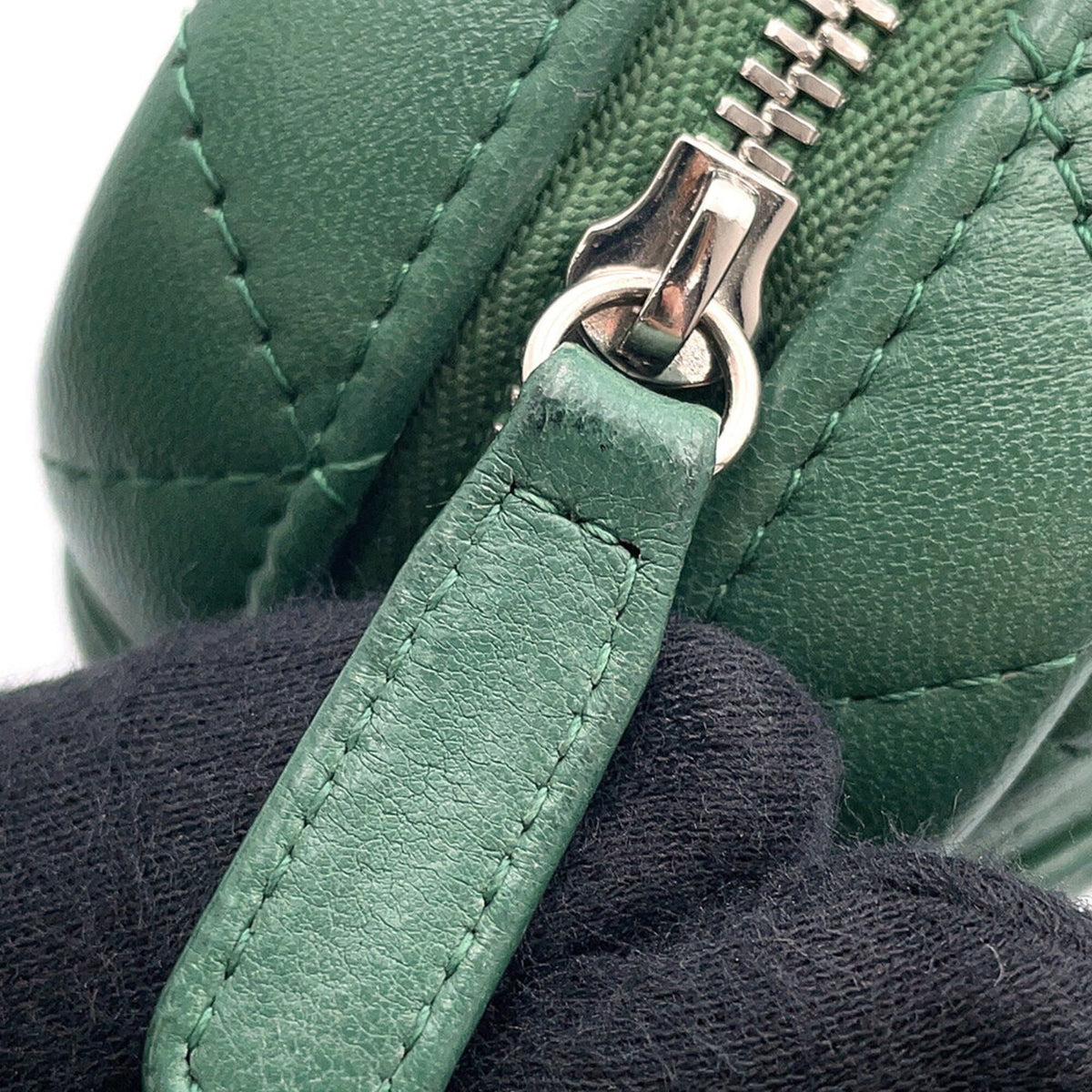 Chanel Matelasse Green Leather Pochette Shoulder Bag (Pre-Owned)