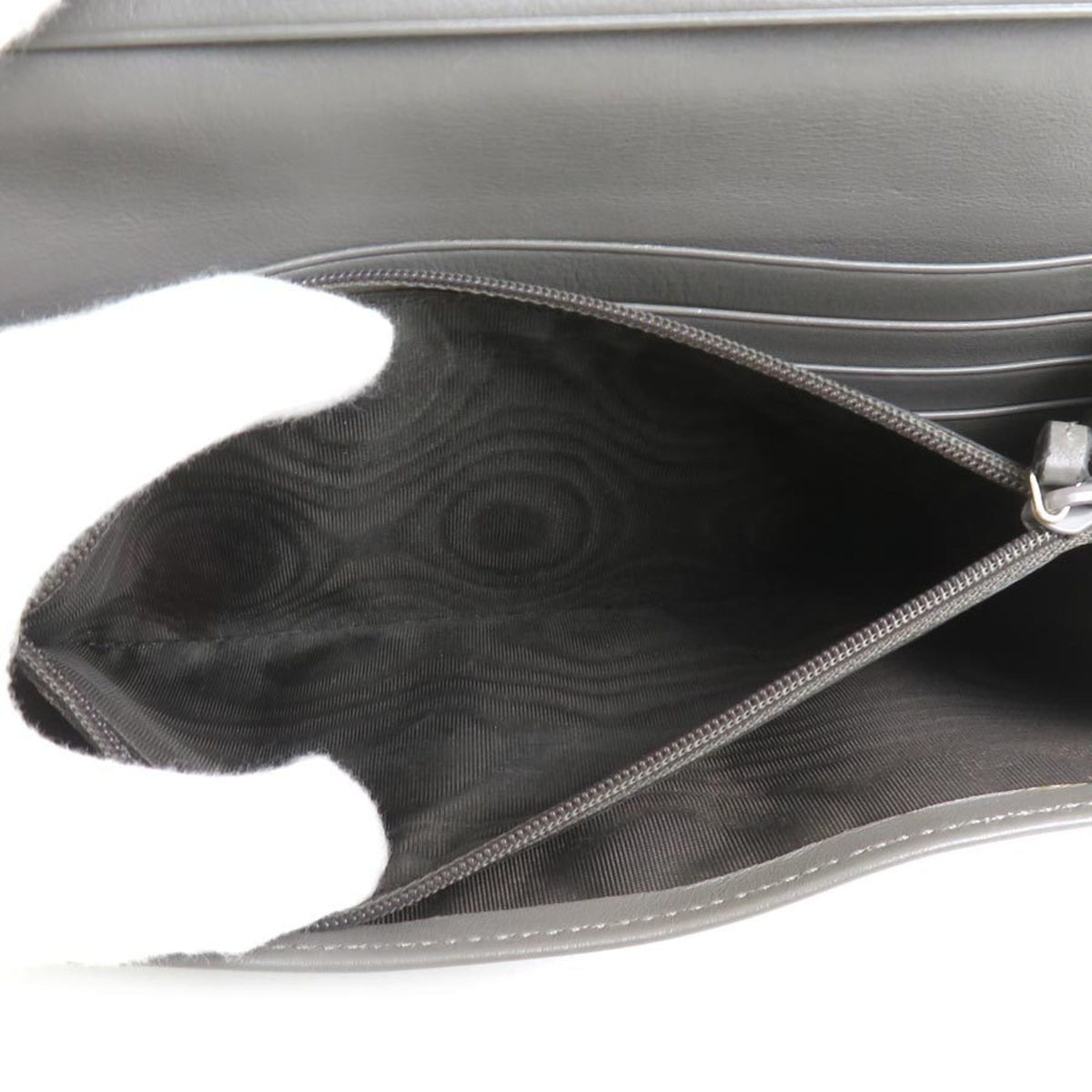 Gucci Gray Leather Long Wallet (Bi-Fold) (Pre-Owned)