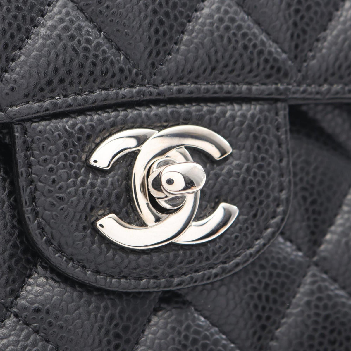 Chanel Matelasse Black Grained Calfskin Shoulder Bag (Pre-Owned)
