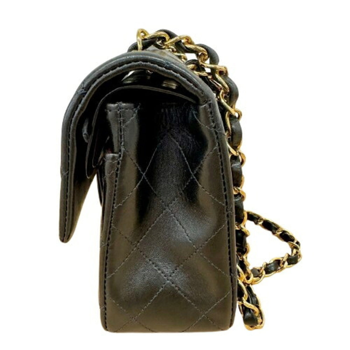 Chanel Black Leather Shoulder Bag (Pre-Owned)