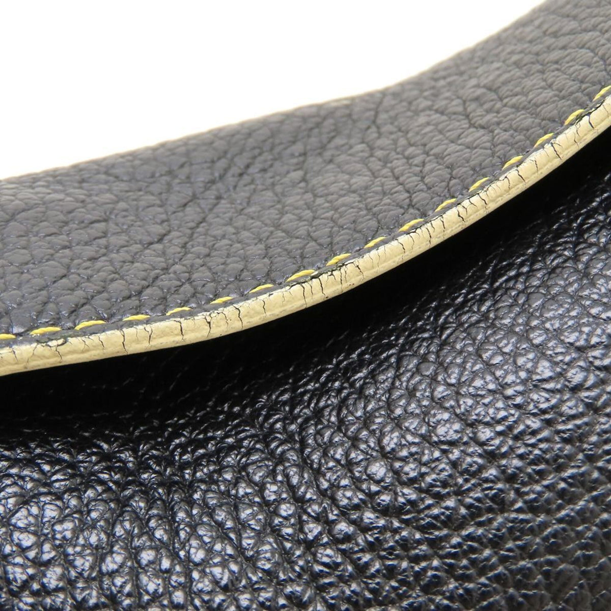 Louis Vuitton Noir Leather Shoulder Bag (Pre-Owned)