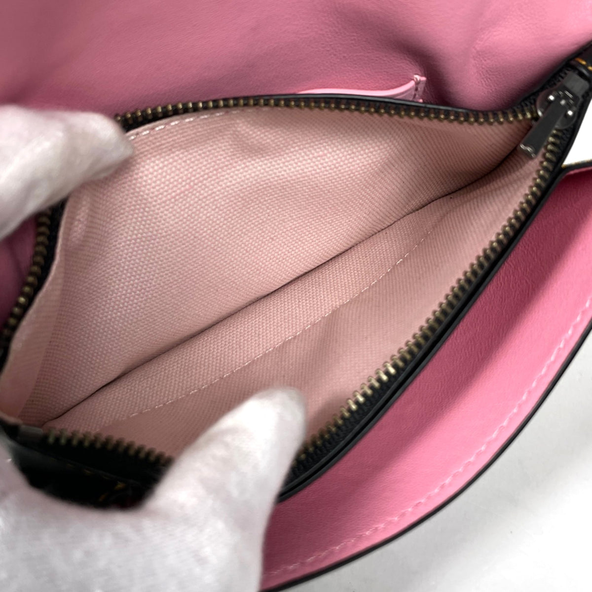 Coach Black Multi-Color Leather Clutch Bag (Pre-Owned)