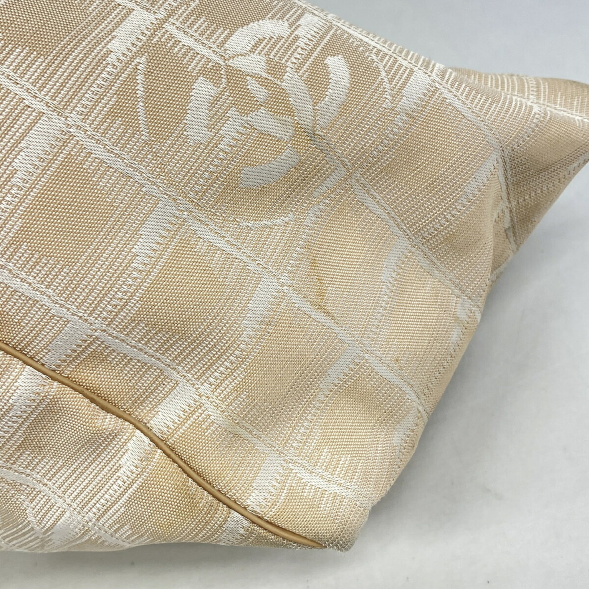 Chanel Beige Nylon Tote Bag (Pre-Owned)