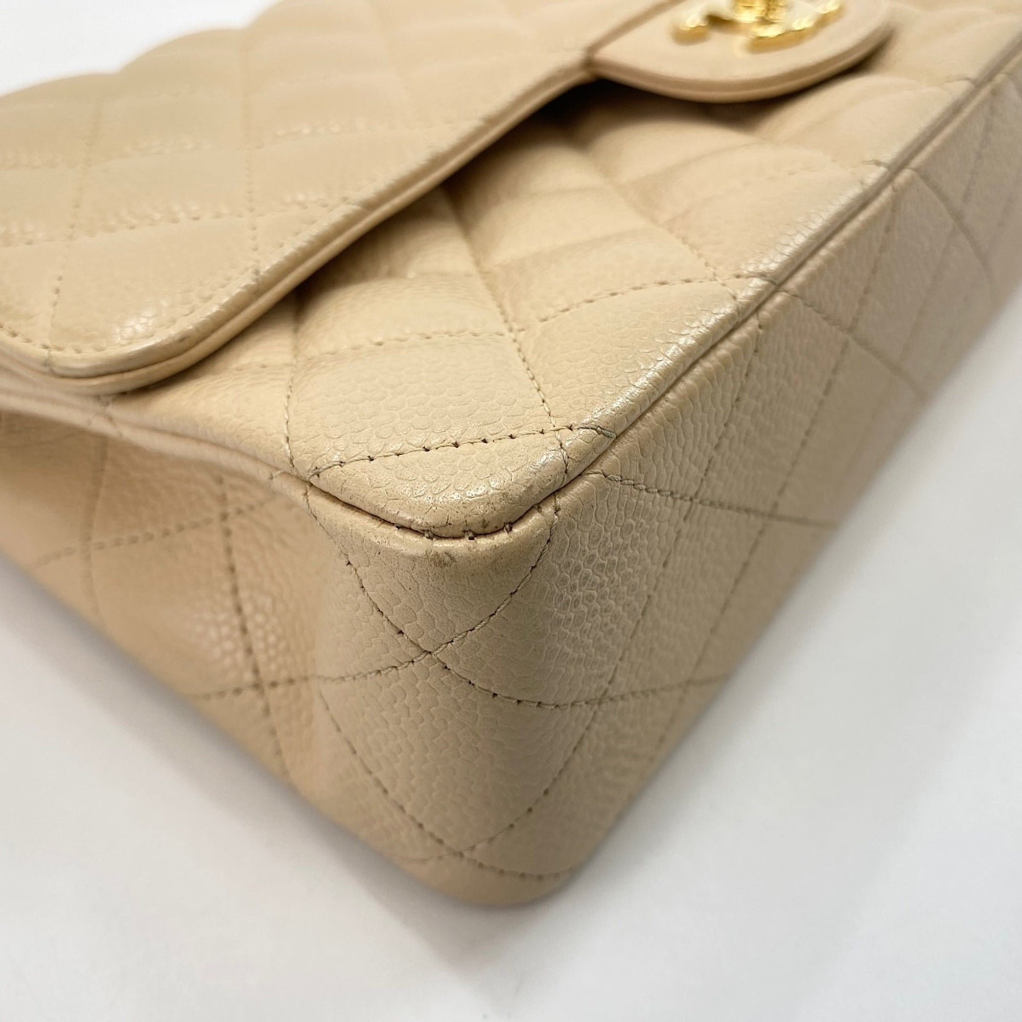 Chanel Matelasse Beige Shoulder Bag (Pre-Owned)