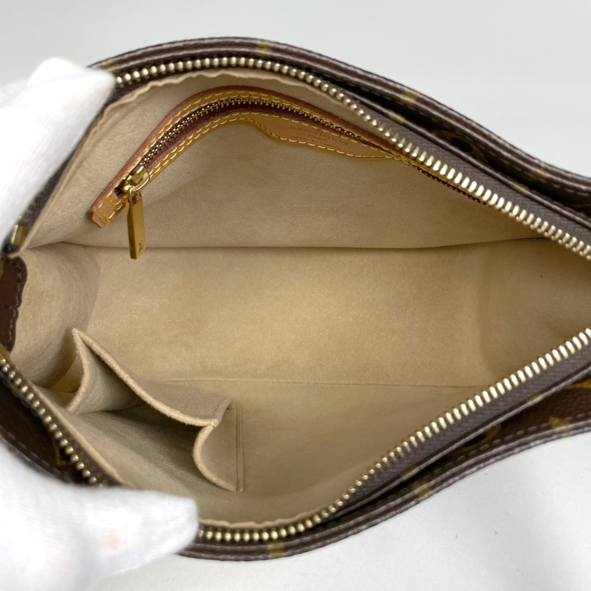 Louis Vuitton Brown Monogram Shoulder Bag (Pre-Owned)