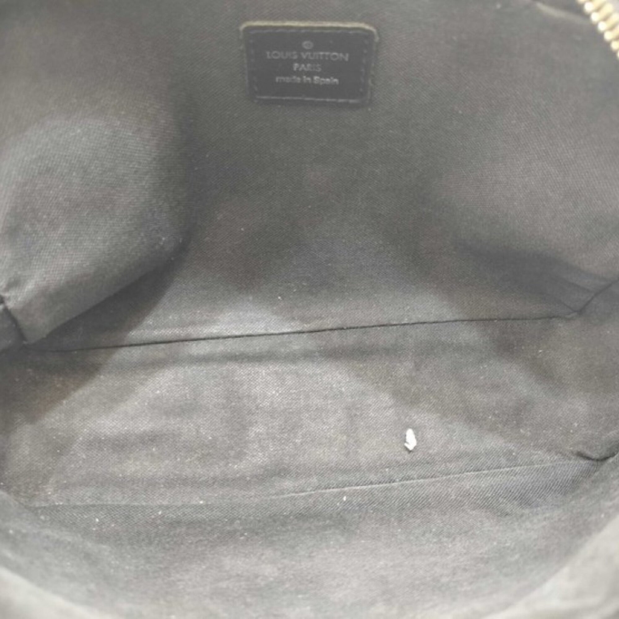Louis Vuitton Taiga Ardoise Black Taiga Leather Handbag (Pre-Owned)
