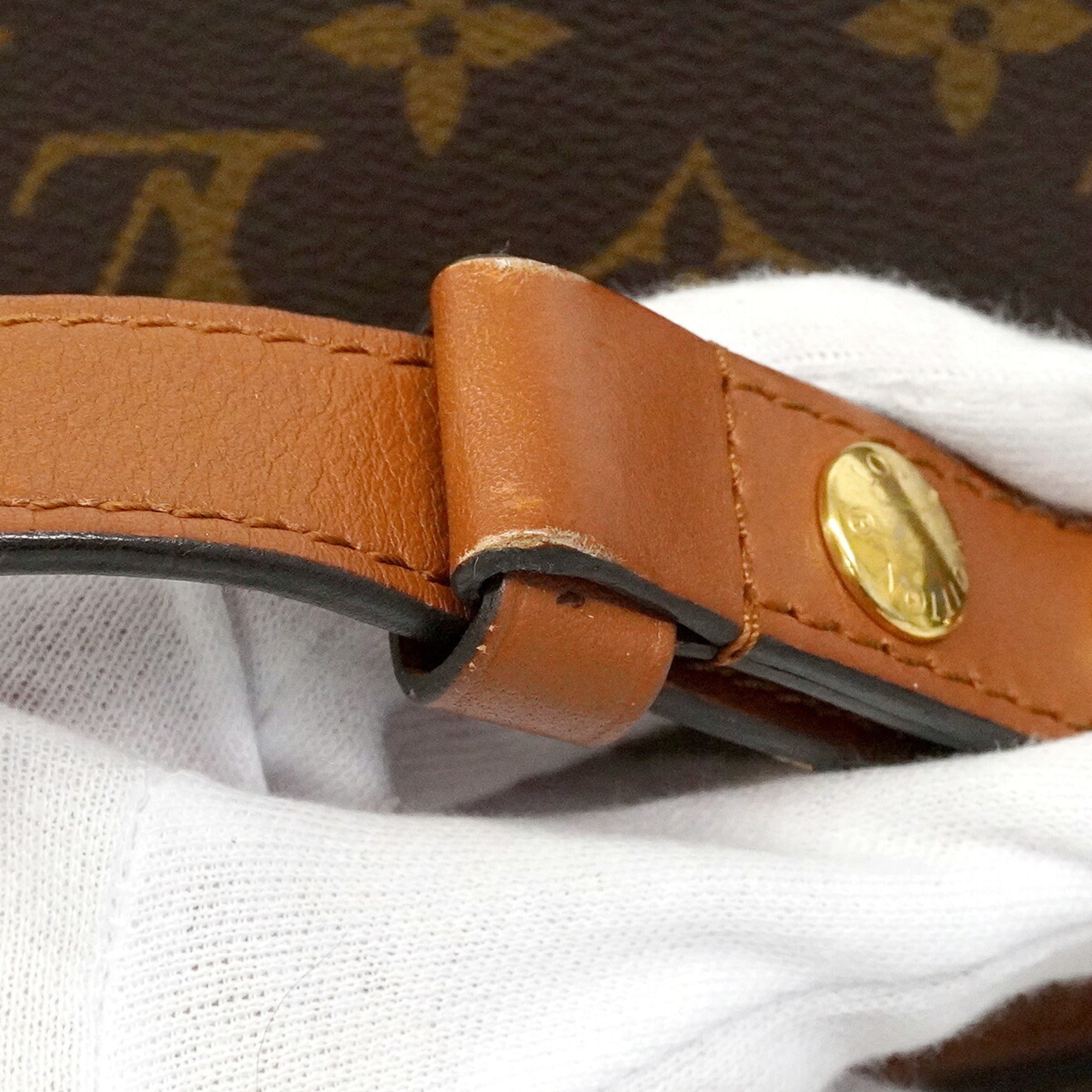 Louis Vuitton Brown Shoulder Bag (Pre-Owned)