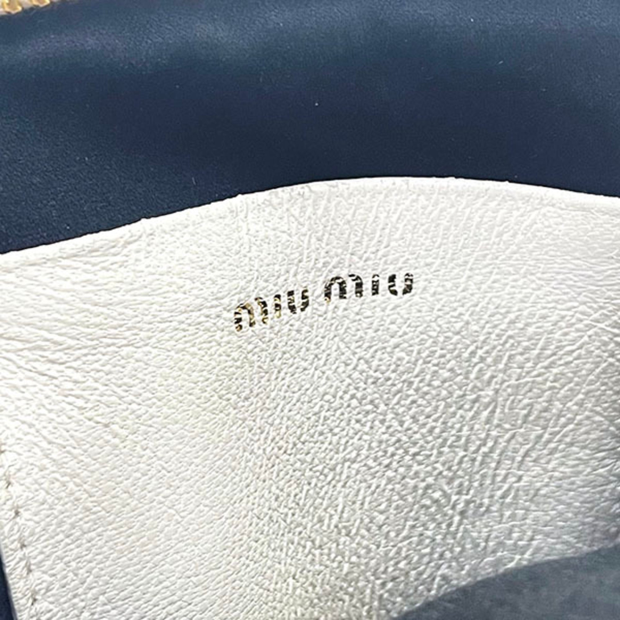 Miu Miu Ivory Leather Phone Wallet (Pre-Owned)