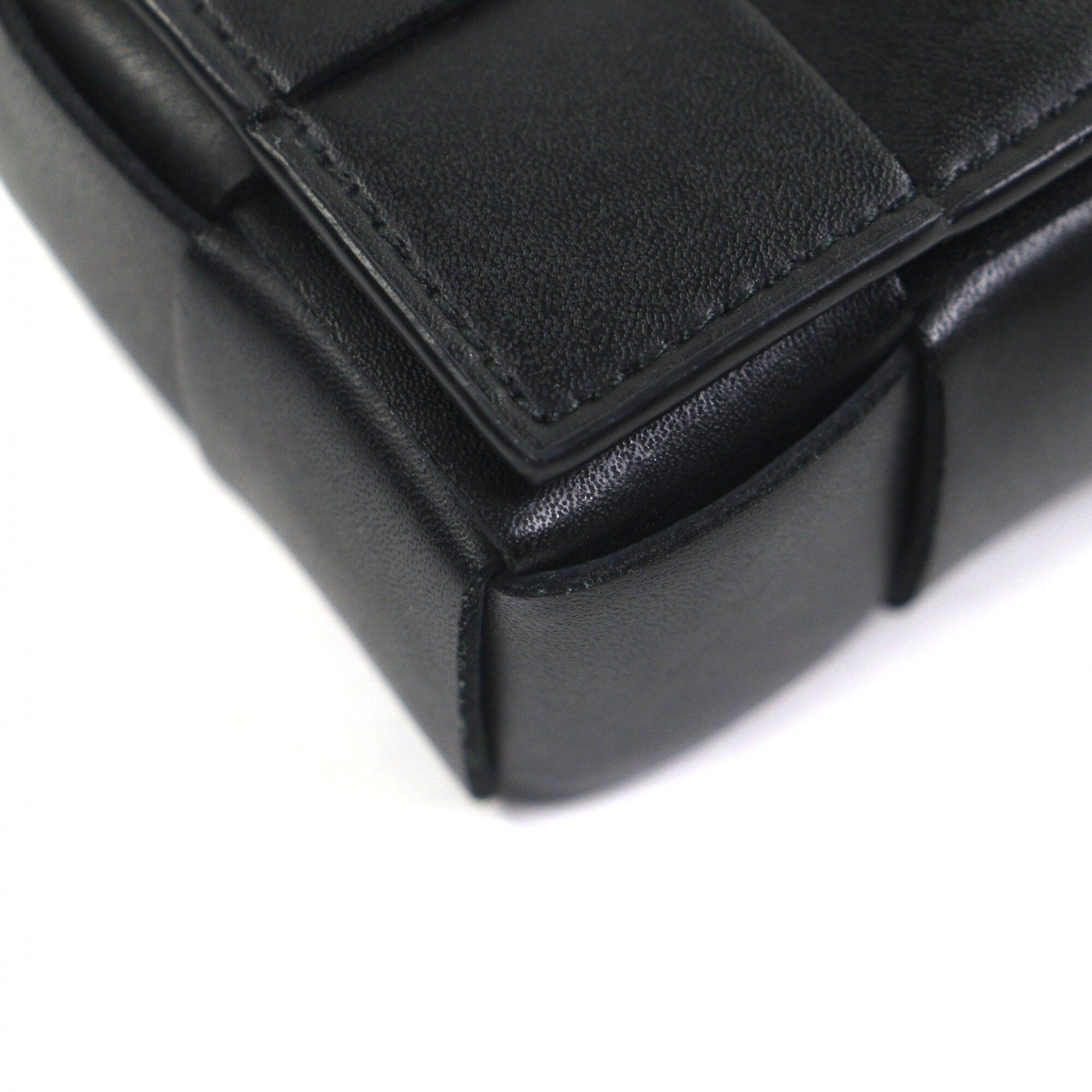 Bottega Veneta Black Leather Shoulder Bag (Pre-Owned)