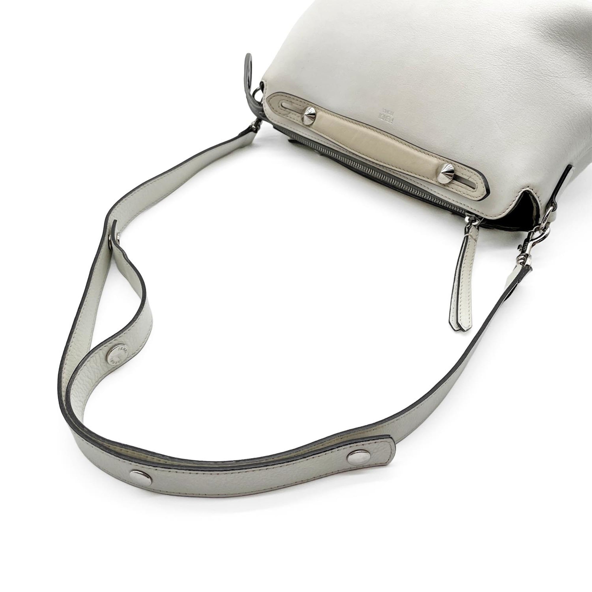 Fendi White Leather Handbag (Pre-Owned)