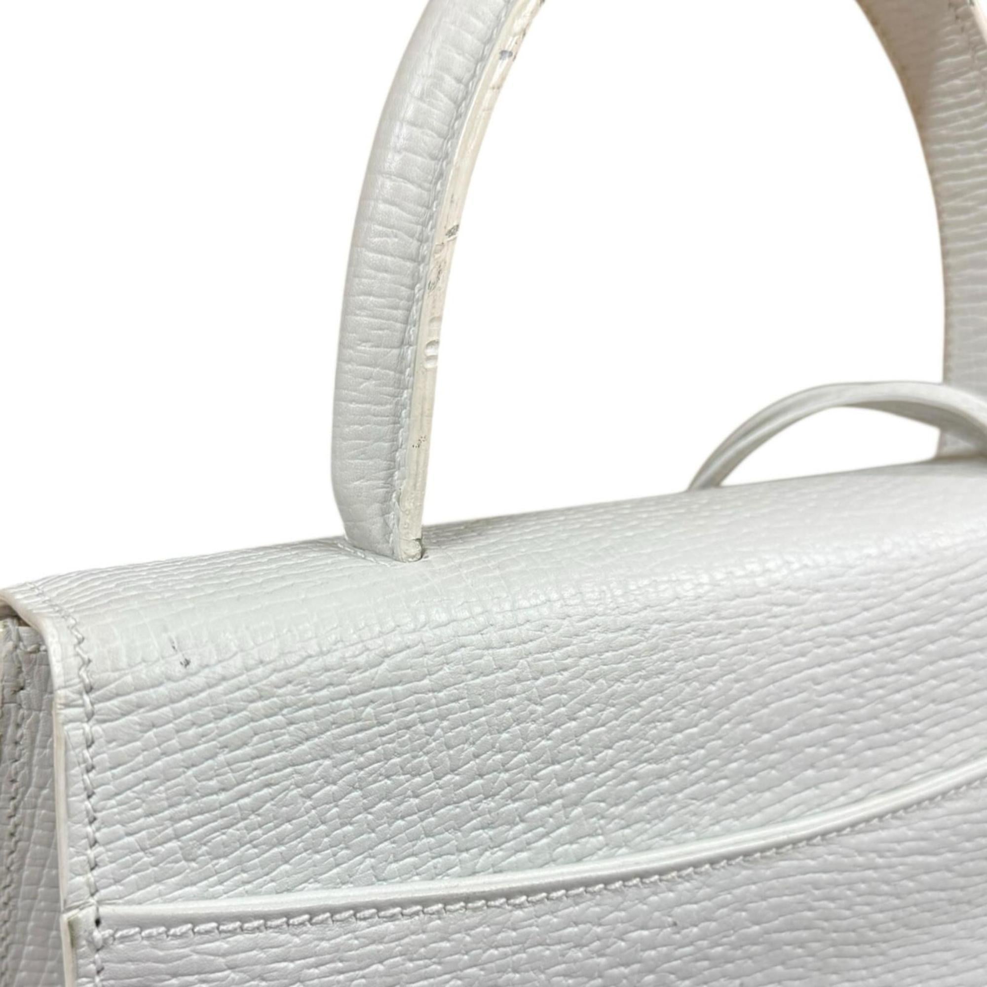 Loewe White Leather Handbag (Pre-Owned)